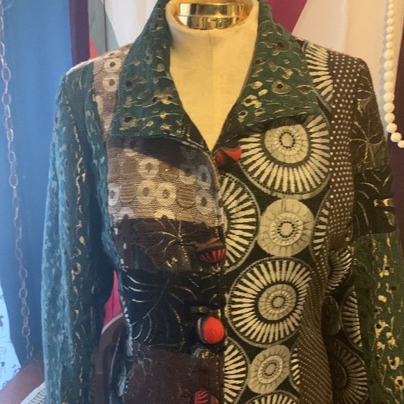 Beautiful tapestry jacket - Picture 3 of 5